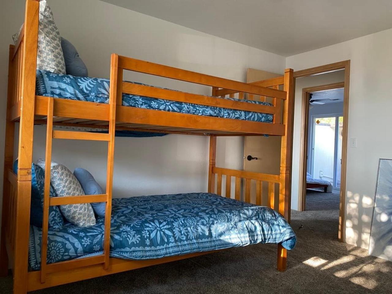 Hot Tub! King Bed-Firepitt-Near Airport& Freeway Villa Medford Eksteriør bilde